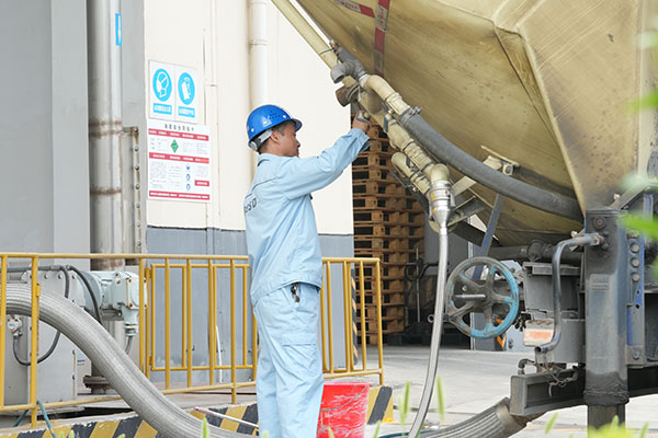 Raaka -aineiden kuljetus